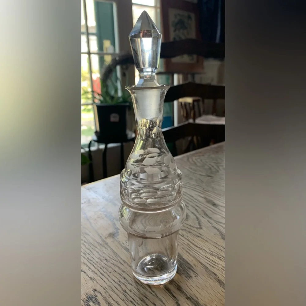 Vintage Decanter Glass Crystal Stopper 8” Etched Glass
